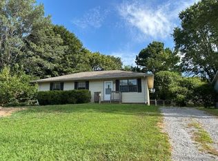 217 Al Oerter Dr, Clarksville, TN 37042