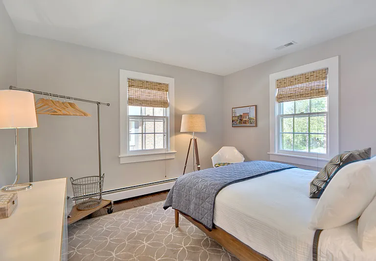 727 Hinton Ave — Photo 7