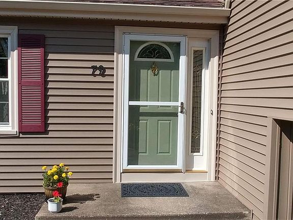 3rd image of 79 Yellowstone Dr
