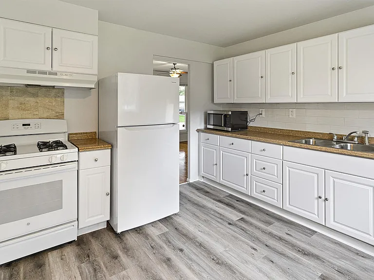 532 Holiday Ave — Photo 6
