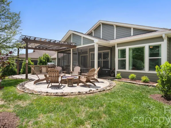 131 Chimney Rock Ct, Denver, NC 28037