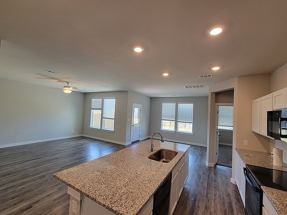 5th image of 20104 Travis Dr #A