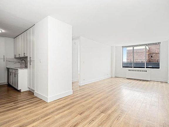 5th image of 1735 York Ave Penthouse D