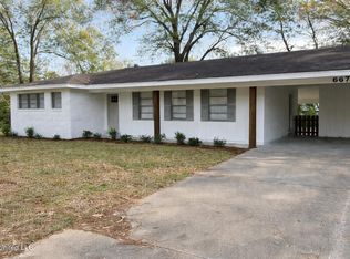 667 Reddoch Dr, Jackson, MS 39211