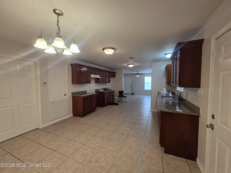 8430 Jeff Davis Dr — Photo 4
