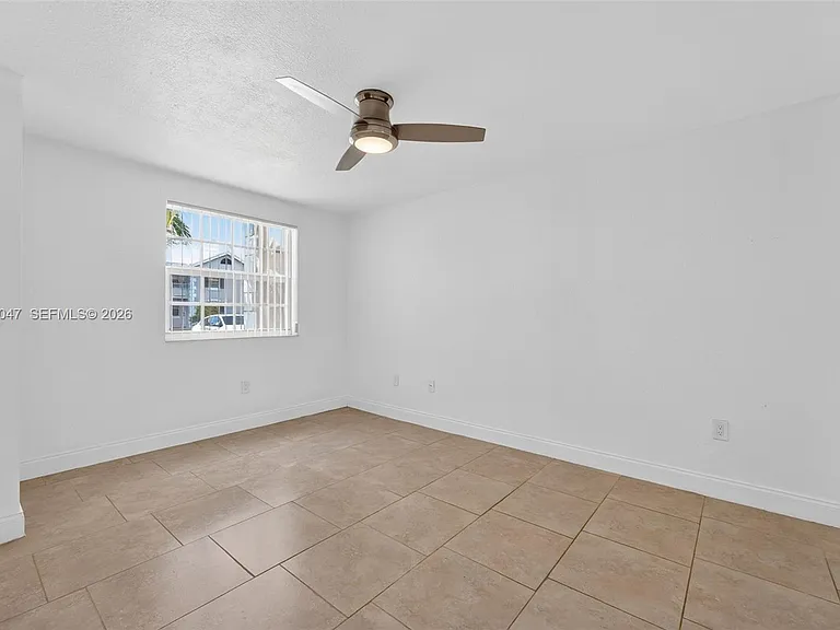 2841 N Oakland Forest Dr #110 — Photo 12