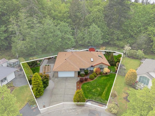 600 Hickory Pl, Qualicum Beach, BC V9K 2S1