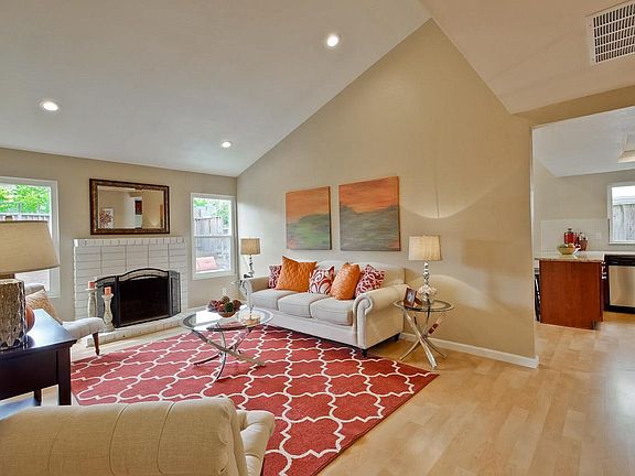 5th image of 1590 Redfield Ct