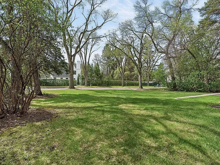 11608 Edinboro Rd NW — Photo 3