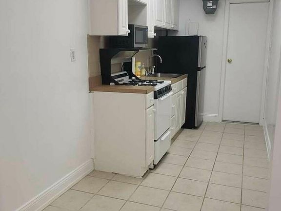 3rd image of 463 Columbus Ave #6RW