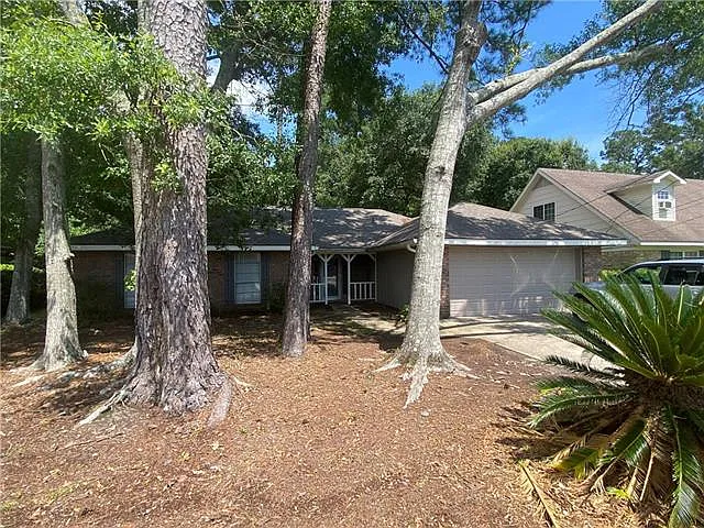 4 bed, 2.0 bath, 1900 sqft, $2,000 — Photo 2