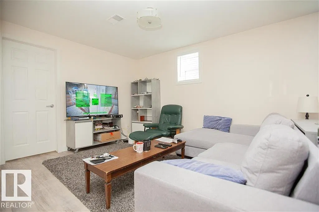1 bed, 1.0 bath, 699 sqft, $999 — Photo 1