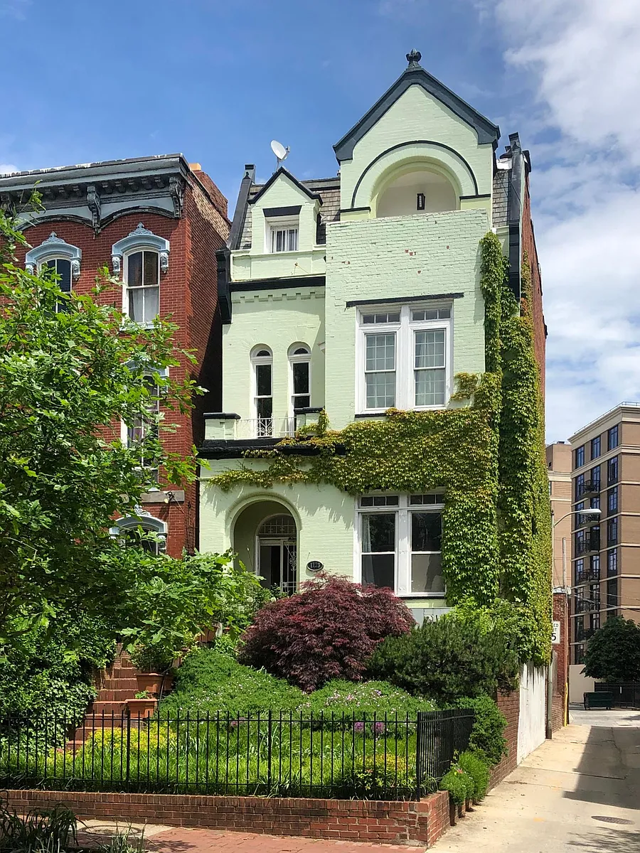 Building Photo - 1123 5th St NW #4