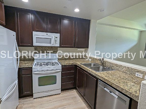 3rd image of 832 Tarragon Ln