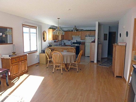 3rd image of 1512 Wyldwood Ln NE