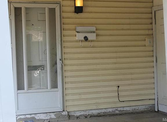 5th image of 9301 Saint William Ct