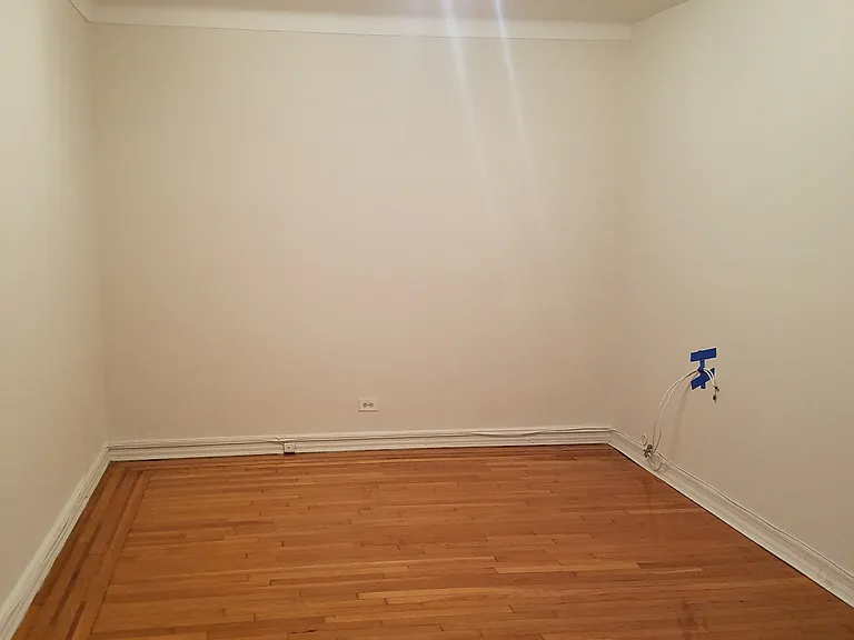 1 74th St #1L — Photo 3