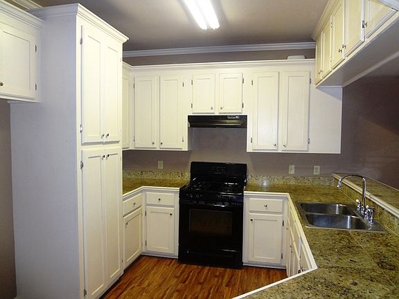 2nd image of 103 Chinquapin Pl