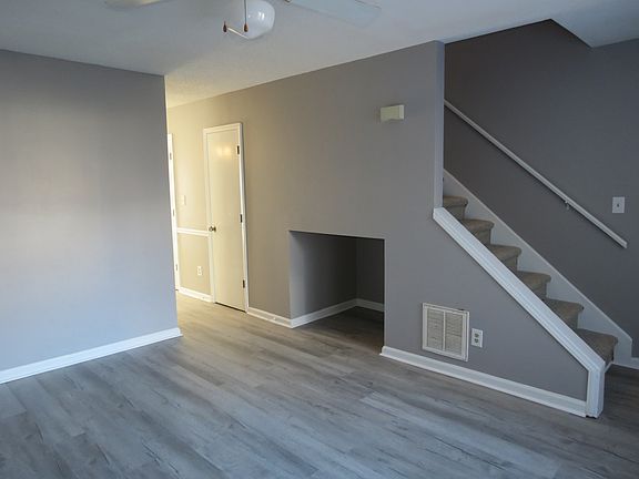 5th image of 2713 Mountcrest Cir NW