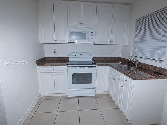3rd image of 3260 NE 19th Ave APT 7