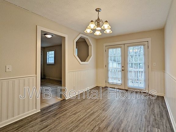 4th image of 13409 Galway Ave