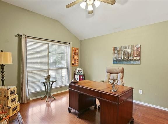 5th image of 308 Londonderry Ln