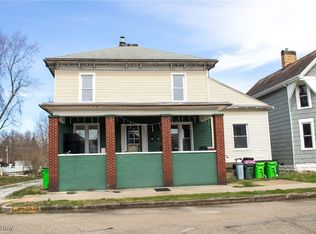 307 W 3rd St, Uhrichsville, OH