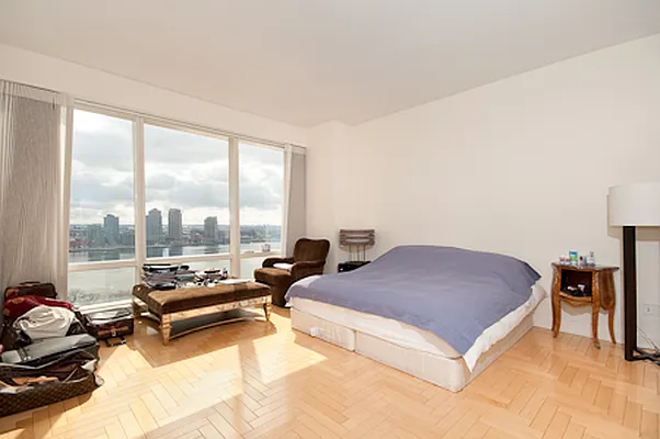 Rented by Sumitomo Real Estate Sales | media 20