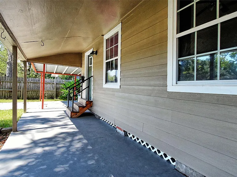 504 Green St — Photo 3
