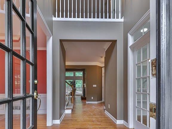 4th image of 702 Inverness Way