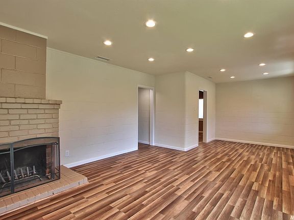 5th image of 5310 Esmeralda St
