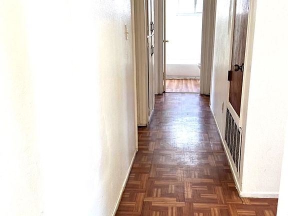 5th image of 800 Foster Dr