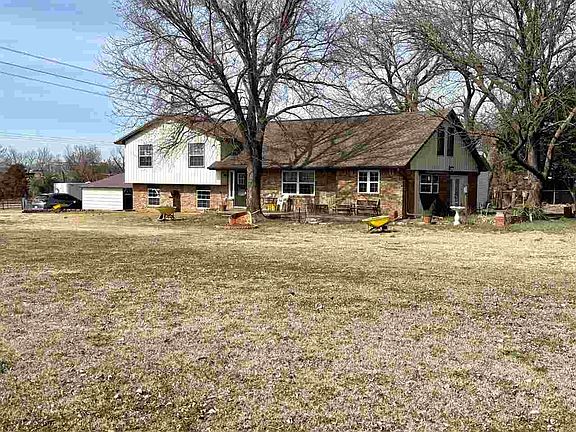 2nd image of 3601 W Hubbard Rd