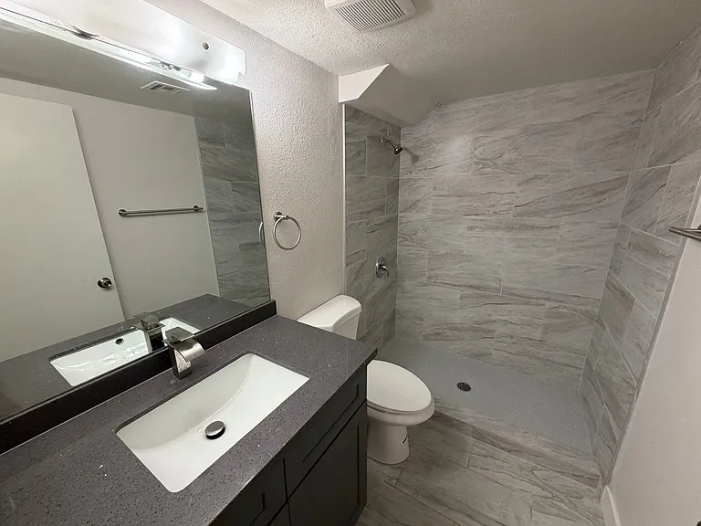 1215 Mews Ln — Photo 10