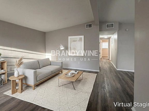 3rd image of 1206 E Camellia Dr