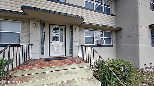 1464 Holmesdale Rd Photo 1