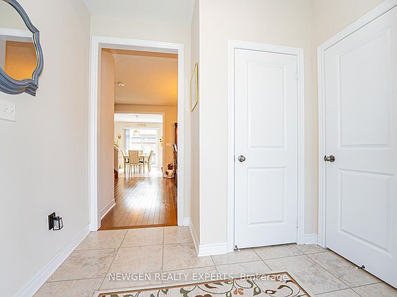 3rd image of 46 Monument Trl