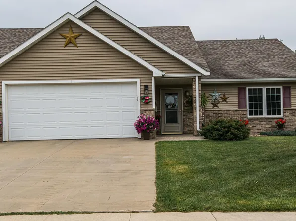 1303 5th St NW, Dodge Center, MN 55927