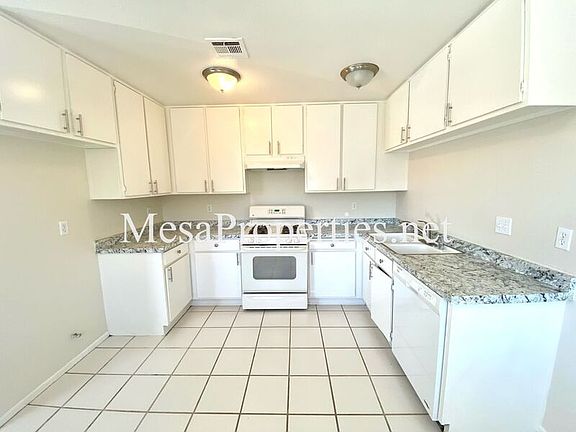 5th image of 14941 Yucca Ave #B