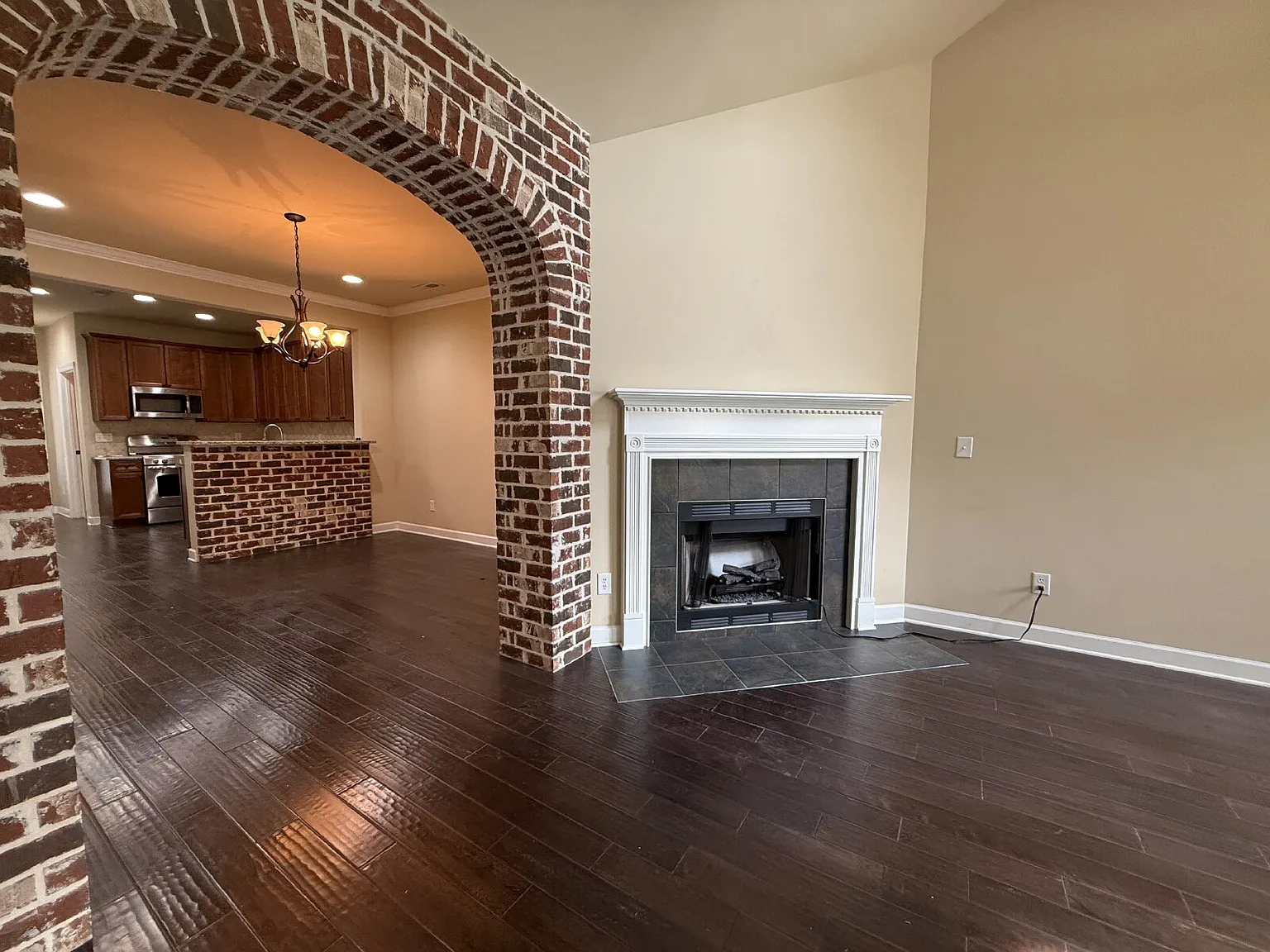 2 bed, 2.0 bath, 1626 sqft, $1,699 — Photo 4