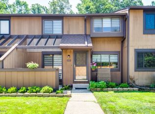 11445 Harbour Light Dr, North Royalton, OH 44133