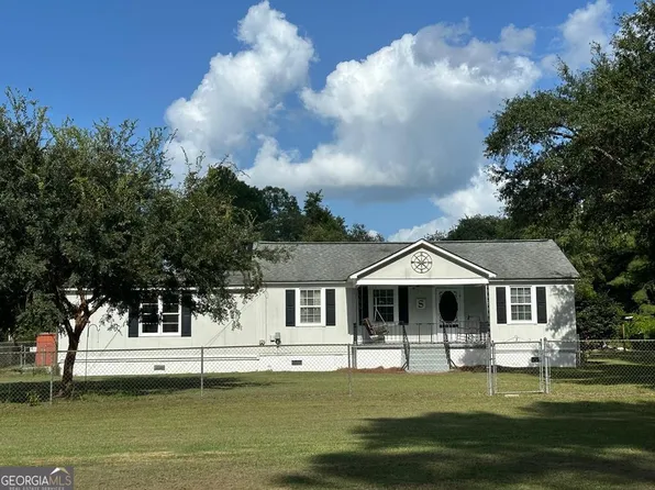 18 Harvey Wommack Rd, Hazlehurst, GA 31539