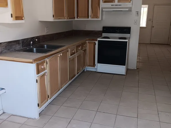 910 W Texas Ave, Artesia, NM 88210