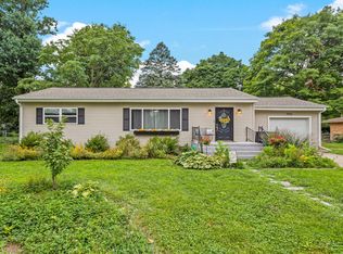 1915 Lynwood Dr, Champaign, IL 61821