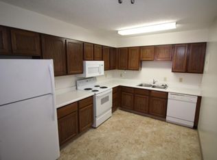 701 S 11th St APT 8, Lincoln, NE 68508