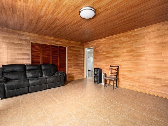 5th image of 525 Woodward Rd