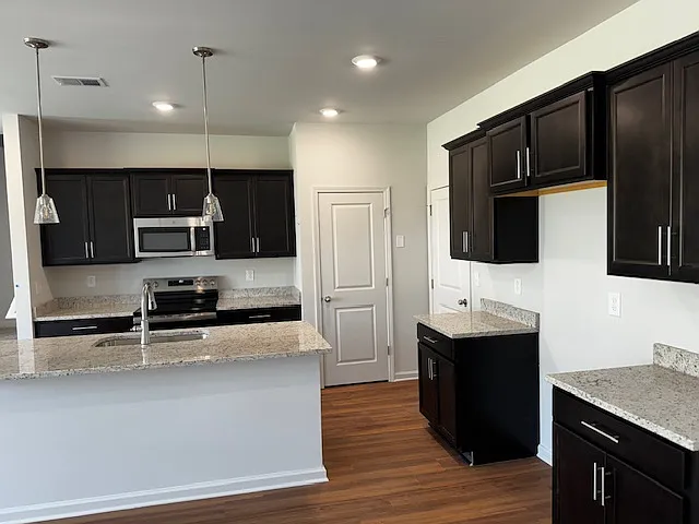 3 bed, 2.5 bath, $2,250 — Photo 2