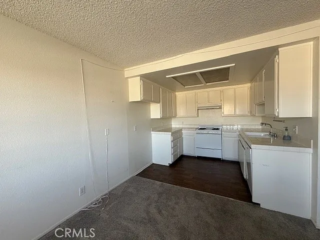 1530 W 204th St #3 — Photo 2
