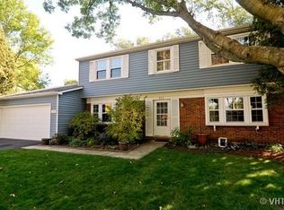 149 Belaire Dr, Buffalo Grove, IL 60089