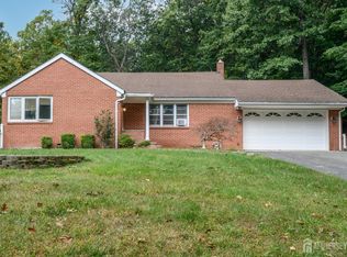 361 Naughright Rd, Long Valley, NJ 07853